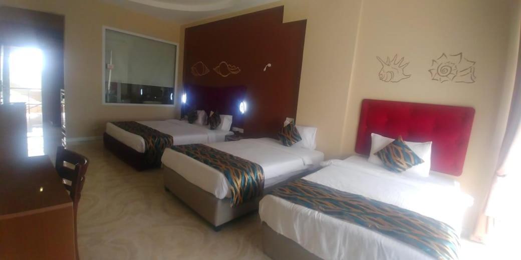 Ocean Queen Hotel Wadduwa Luaran gambar