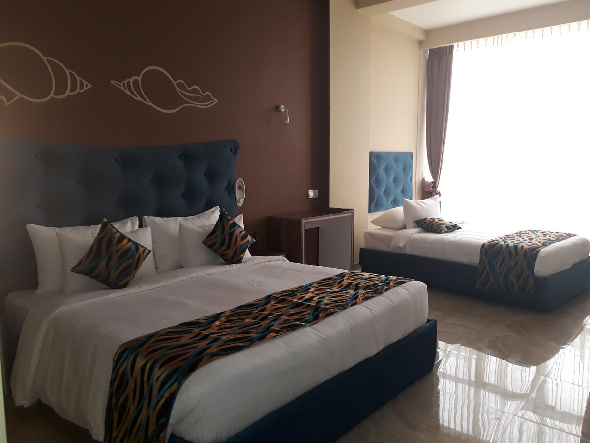 Ocean Queen Hotel Wadduwa Luaran gambar