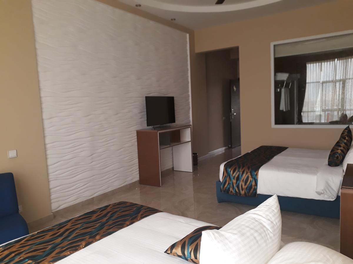 Ocean Queen Hotel Wadduwa Luaran gambar