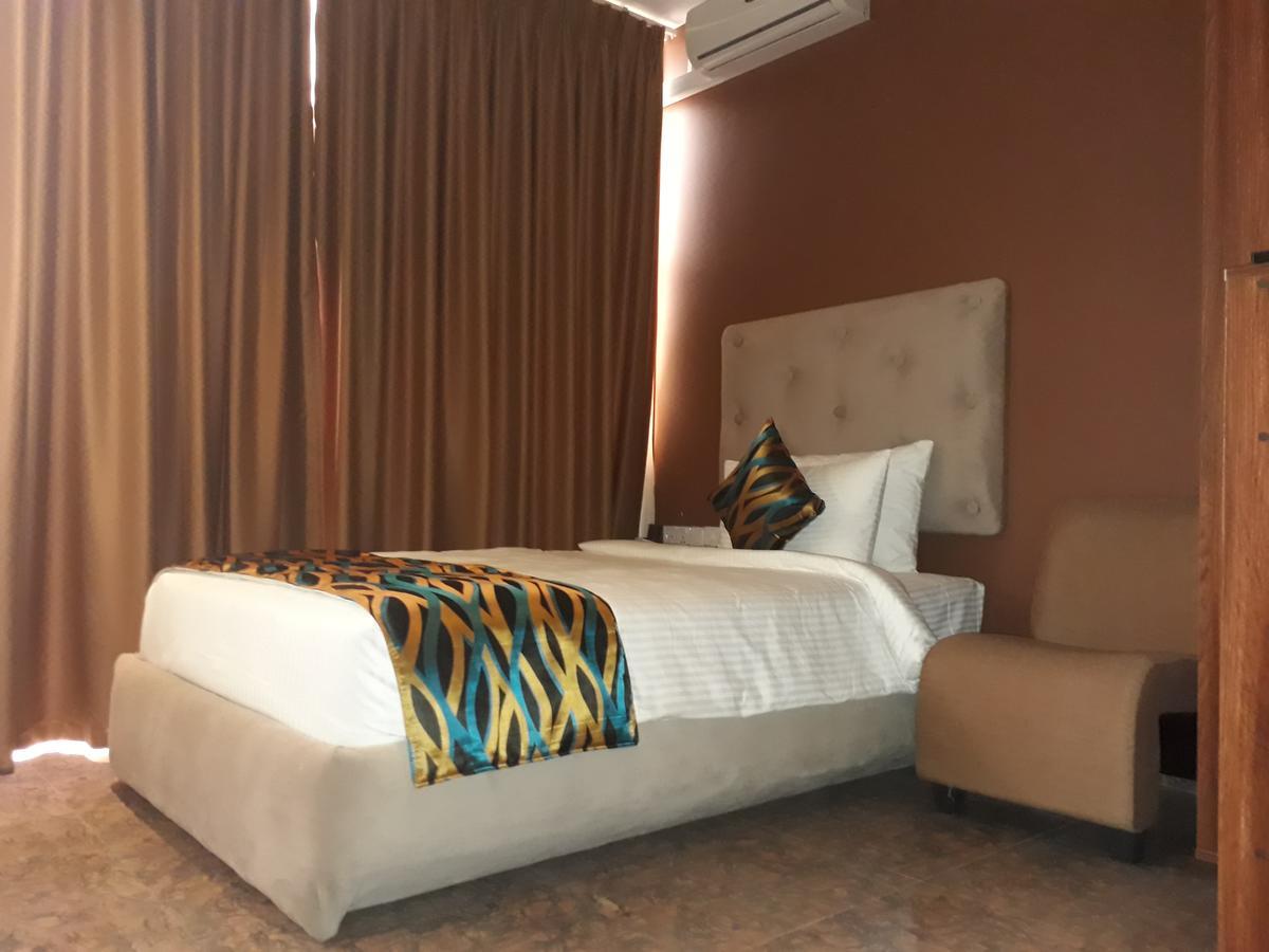 Ocean Queen Hotel Wadduwa Luaran gambar